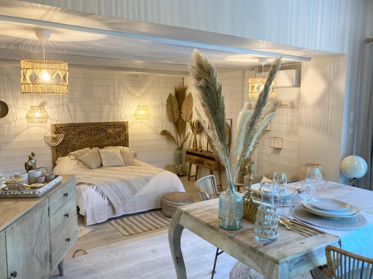 Bed and Breakfast Nuitees Bohemes Gajan  Екстер'єр фото