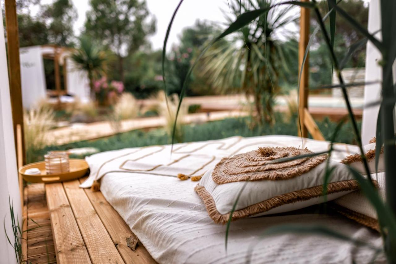 Bed and Breakfast Nuitees Bohemes Gajan  Екстер'єр фото