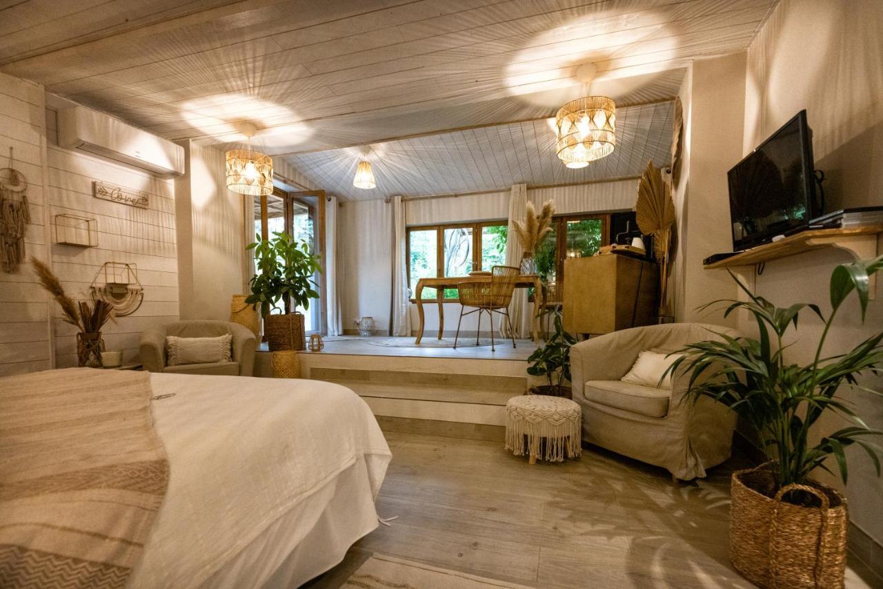 Bed and Breakfast Nuitees Bohemes Gajan  Екстер'єр фото